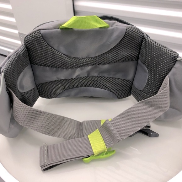 NWOT Outdoor waist bag belt bag - Picture 2 of 4